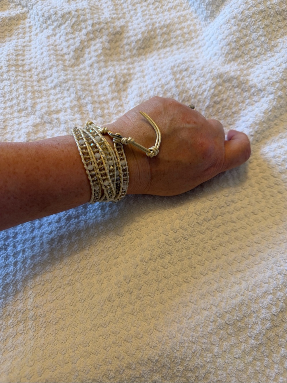 Victoria Emerson Crystal White/Ivory Leather Wrap Bracelet NWOT - Picture 8 of 8
